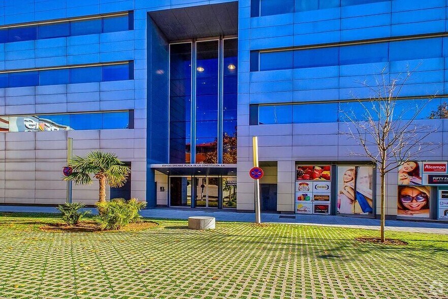 Commerce de détail dans Rivas-Vaciamadrid, Madrid à vendre - Photo du bâtiment - Image 2 de 5