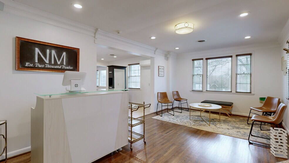2898 Elm Hill Pike, Nashville, TN à vendre - Photo du bâtiment - Image 2 de 21