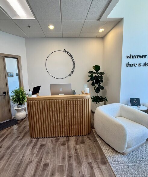 12481 S Fort St, Draper, UT à louer - Photo du bâtiment - Image 3 de 30