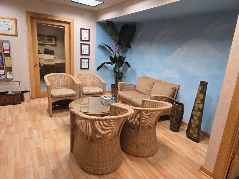 3949 Evans Ave, Fort Myers, FL for sale - Building Photo - Image 2 of 31