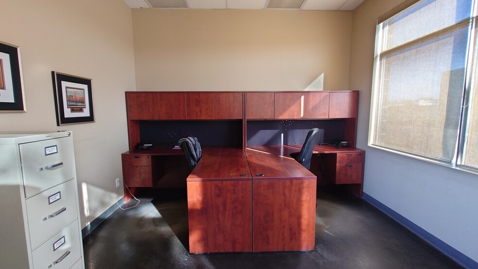 6670 71 St, Red Deer, AB à vendre - Photo intérieure - Image 2 de 19