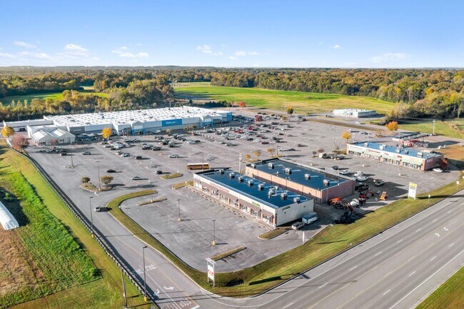 More details for 1860 Wayne Rd, Savannah, TN - Retail for Lease