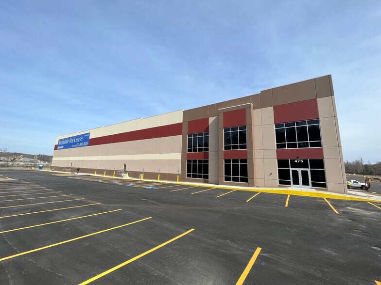 475 Leominster Shirley Rd, Lunenburg, MA à louer - Photo du bâtiment - Image 1 de 5