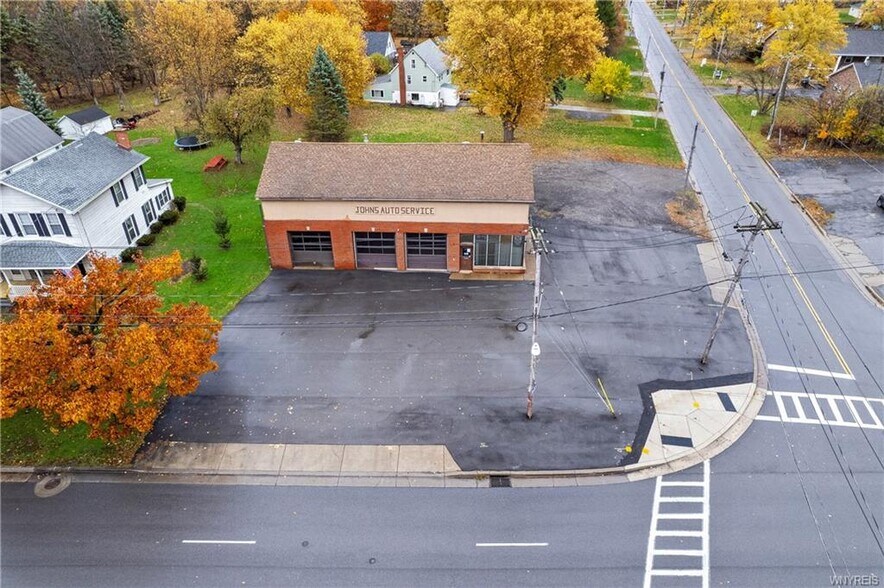 2230 Abbott Rd, Lackawanna, NY à vendre - Photo du bâtiment - Image 2 de 31