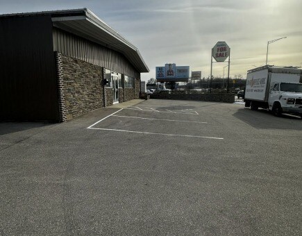 43 S Stoughton Rd, Madison, WI à louer - Photo du bâtiment - Image 2 de 2