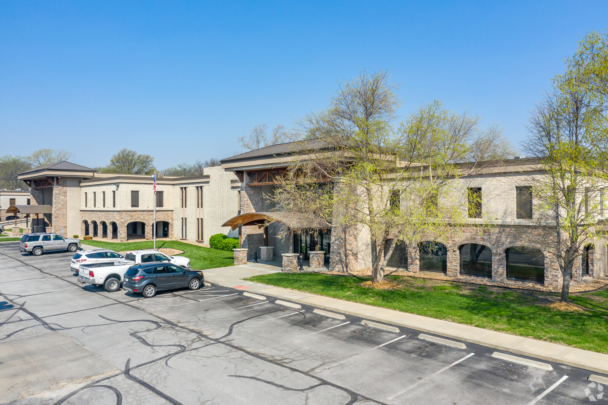 10000 W 75th St, Merriam, KS for lease Building Photo- Image 1 of 9