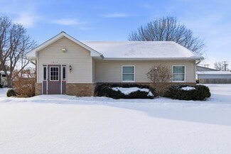 Plus de détails pour Office building and lot – à vendre, Menomonie, WI