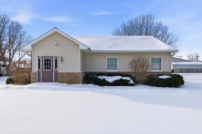 More details for Office building and lot – for Sale, Menomonie, WI