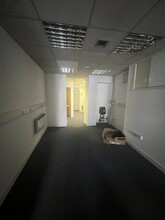 1109-1113 Pollokshaws Rd, Glasgow for lease Interior Photo- Image 2 of 3