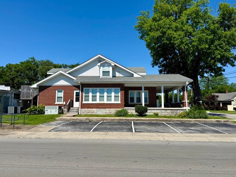 103 N High St, Franklin, KY à vendre - Photo du bâtiment - Image 2 de 55