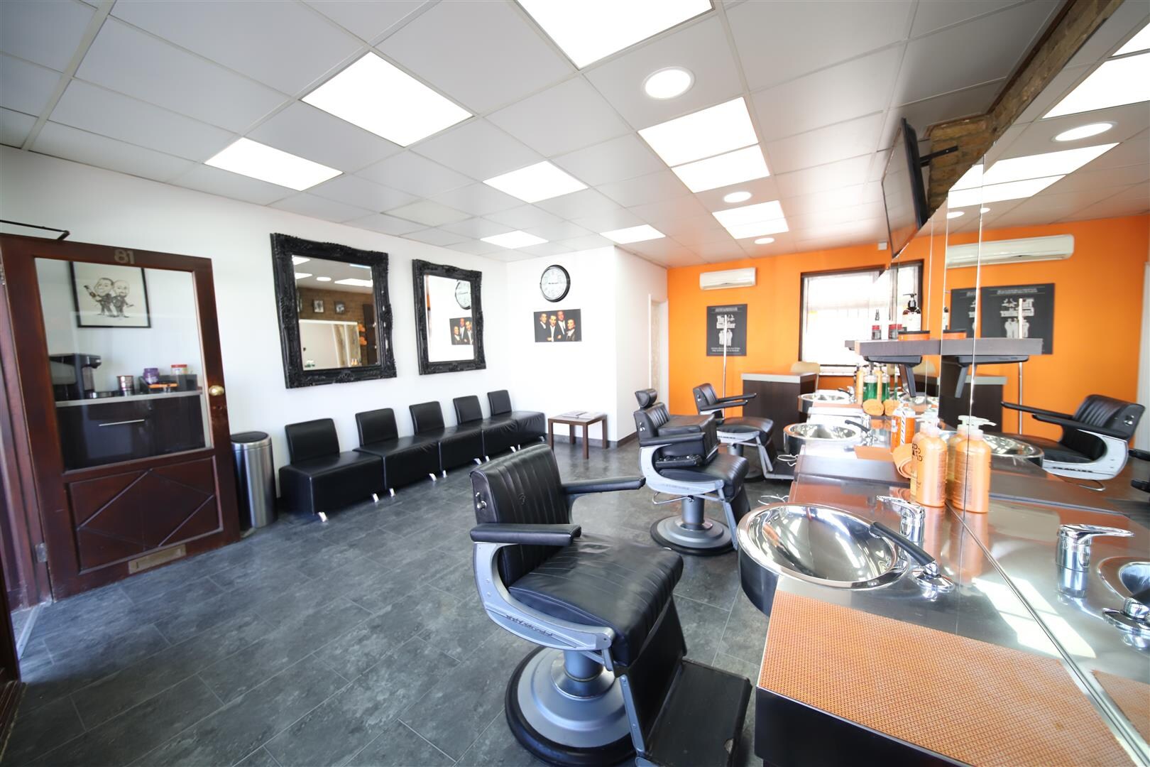 81 Ordnance Rd, Enfield à vendre Photo intérieure- Image 1 de 5