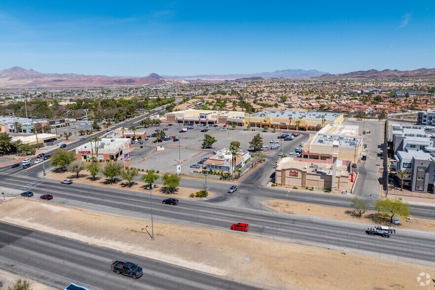 716 S Boulder Hwy, Henderson, NV à louer - Aérien - Image 2 de 4