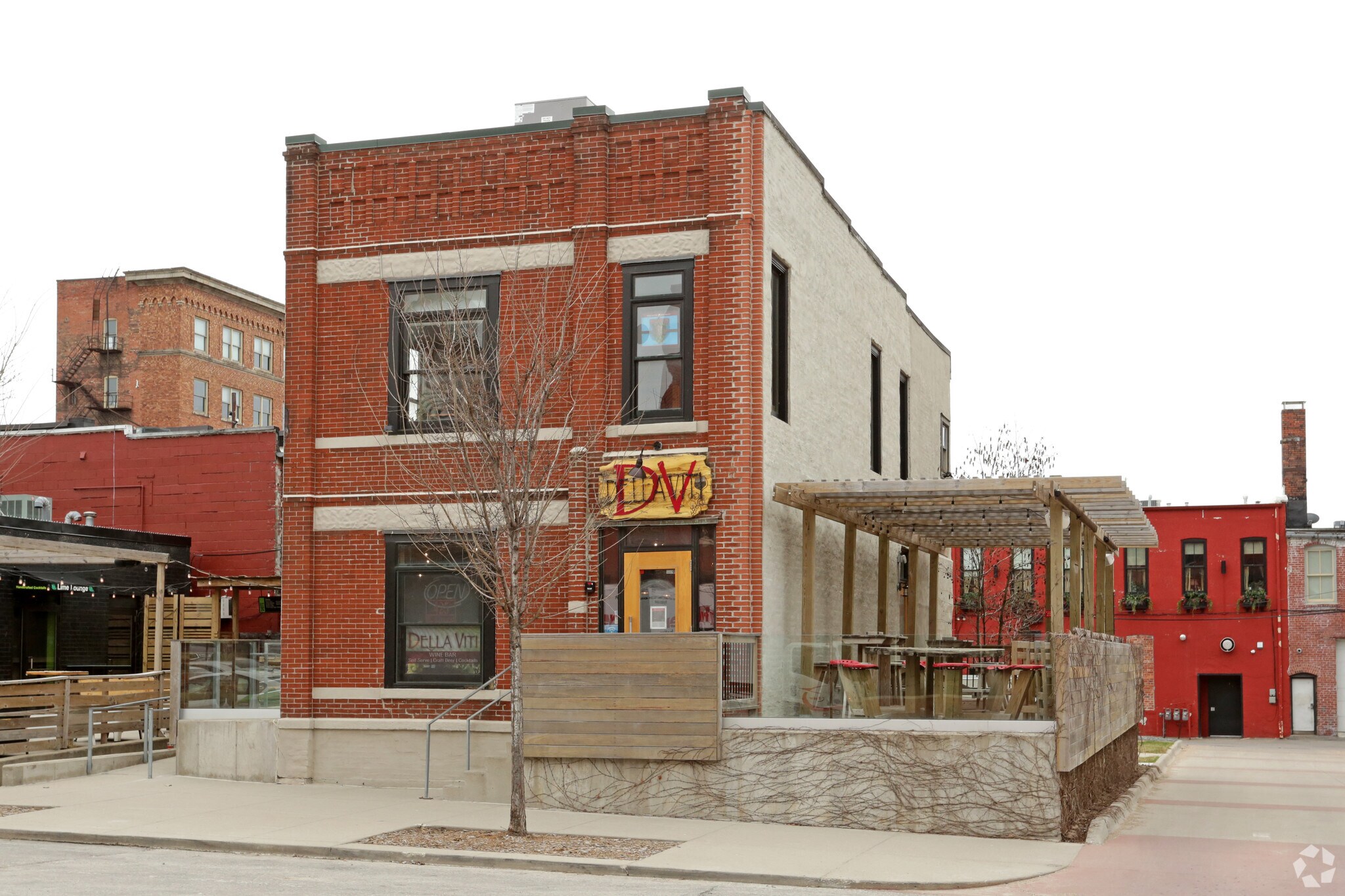 425 E Grand Ave, Des Moines, IA for sale Primary Photo- Image 1 of 1