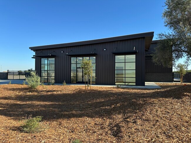 Plus de détails pour 31242 DenBeste Court, Shafter, CA - Industriel à louer