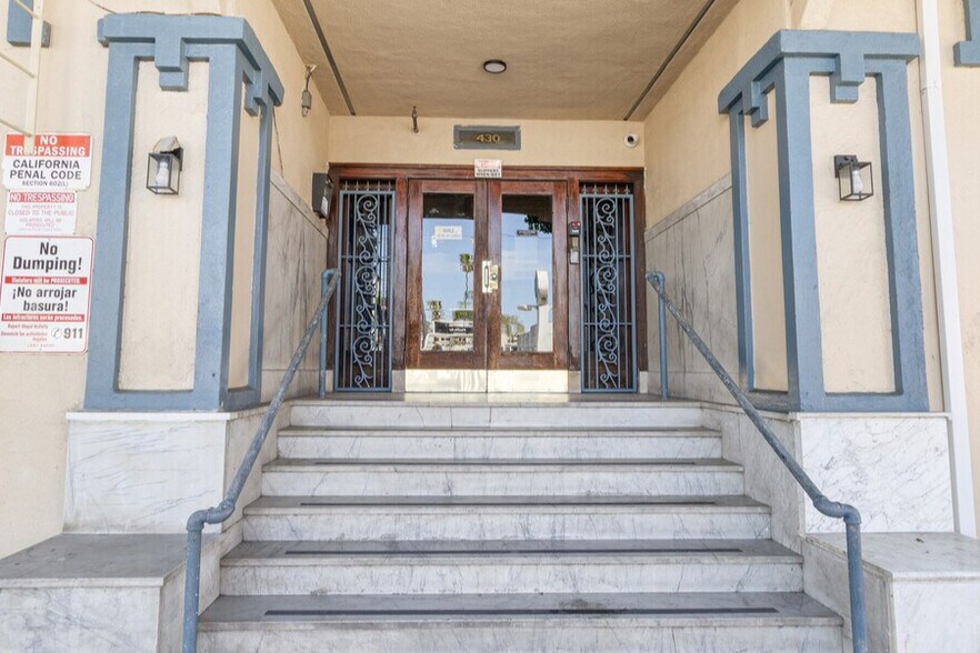 430 Pacific Ave, Long Beach, CA à vendre - Photo du bâtiment - Image 3 de 8