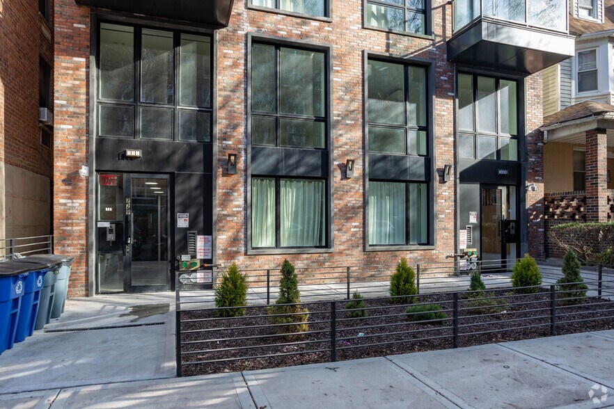 729 E 32nd St, Brooklyn, NY for sale - Building Photo - Image 2 of 5