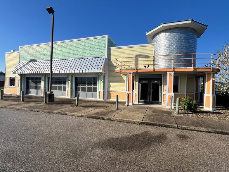 8301 Eagle Lake Dr, Evansville, IN for lease - Building Photo - Image 1 of 21