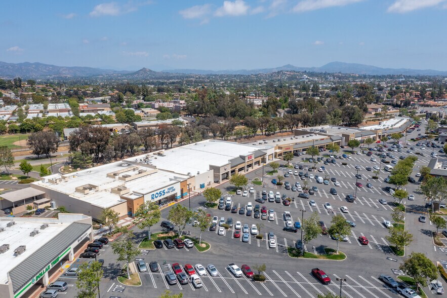 302-362 W El Norte Pky, Escondido, CA à louer - Aérien - Image 3 de 12