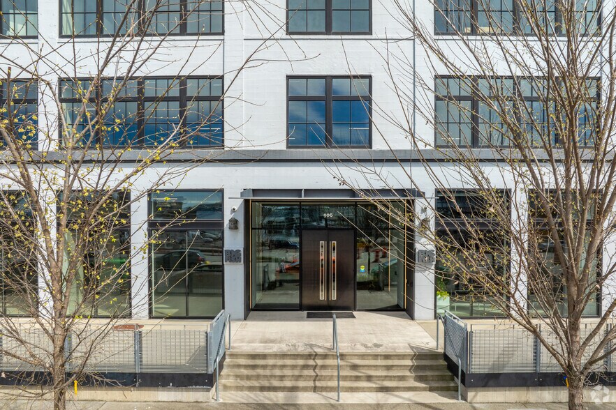 911 Western Ave, Seattle, WA à louer - Photo du bâtiment - Image 3 de 9
