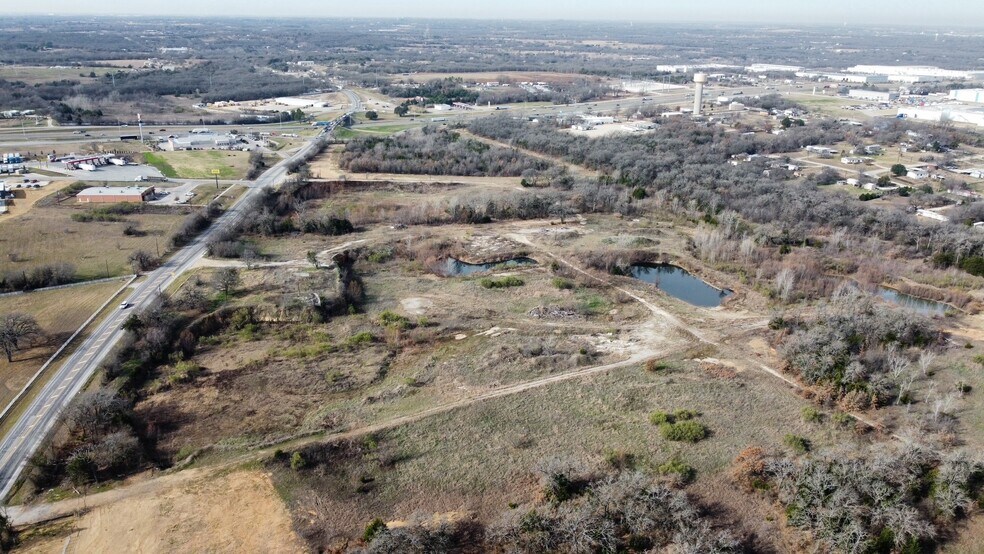 7001 E FM 917, Burleson, TX à vendre - Photo du bâtiment - Image 3 de 4