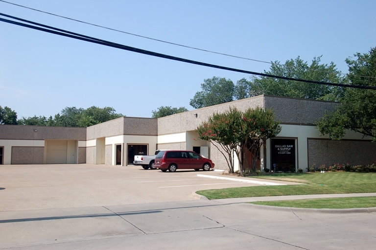 2412 Richland Ave, Farmers Branch, TX for lease Primary Photo- Image 1 of 4