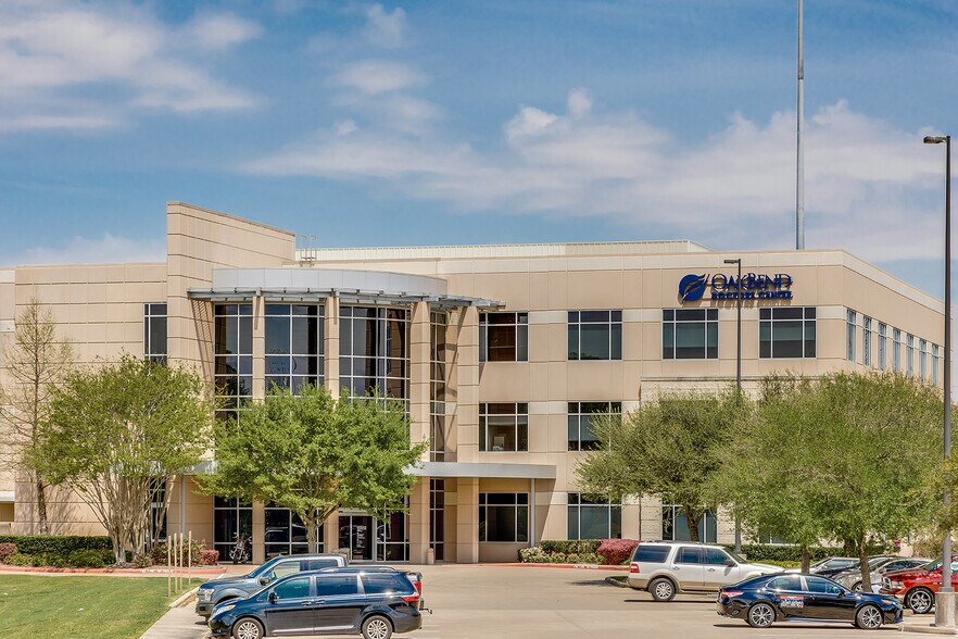 22001 Southwest Freeway, Richmond, TX à louer - Photo du bâtiment - Image 2 de 26