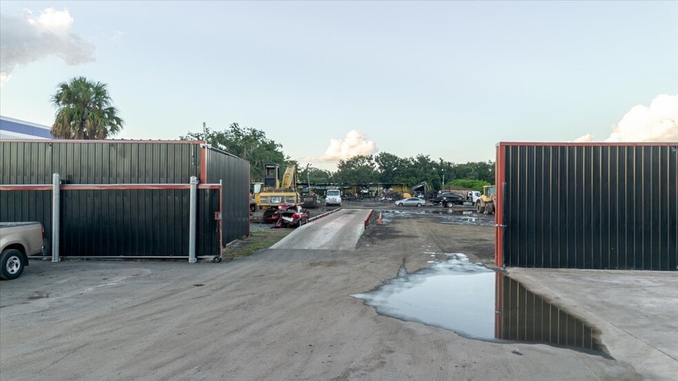5404 24th Ave S, Tampa, FL for sale - Building Photo - Image 1 of 57