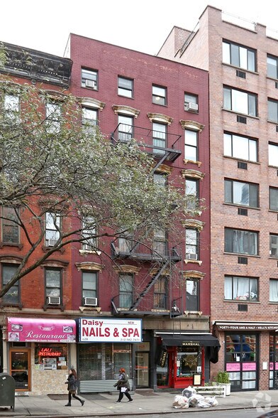 628 Tenth Ave, New York, NY à louer - Photo du bâtiment - Image 2 de 6