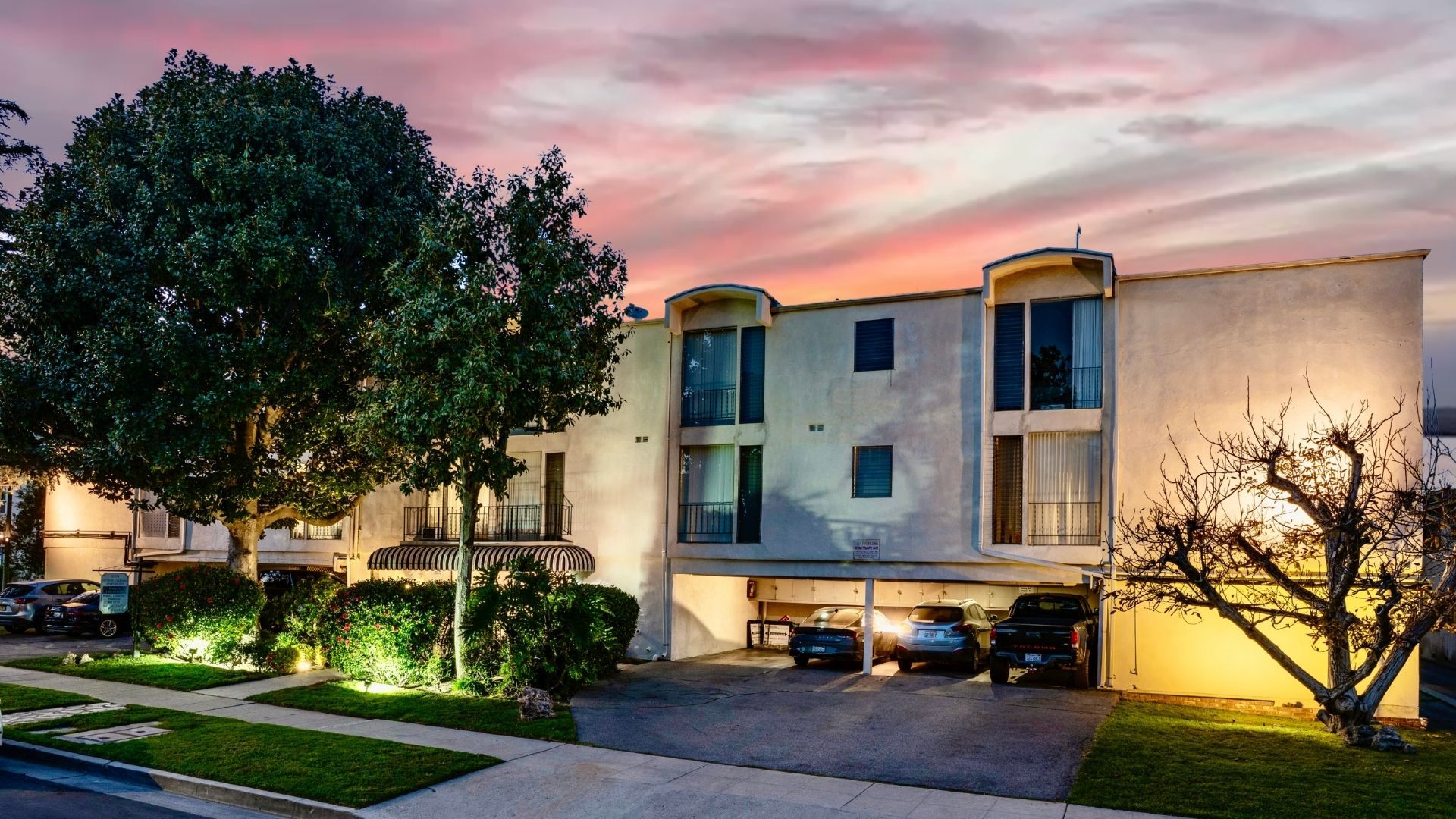 11175 Huston St, North Hollywood, CA à vendre Photo principale- Image 1 de 24