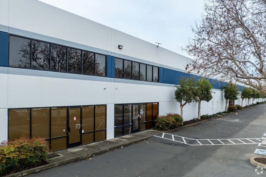 1580 Zephyr Ave, Hayward, CA for lease - Building Photo - Image 2 of 15