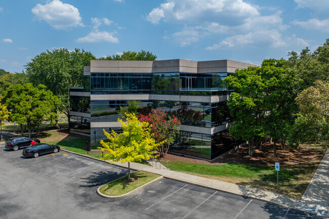 More details for 1 Burton Hills Blvd, Nashville, TN - Office for Lease