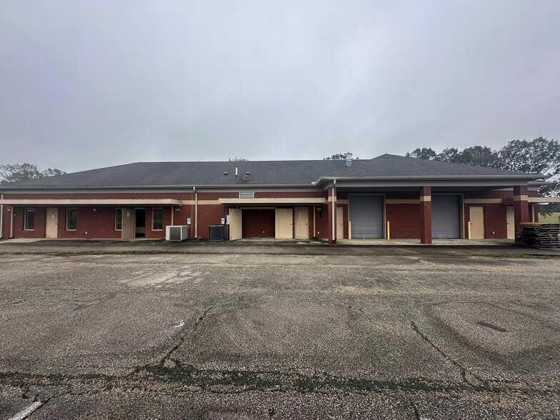 645 Lucy Black Rd, Bolivar, TN à vendre - Photo du bâtiment - Image 2 de 42