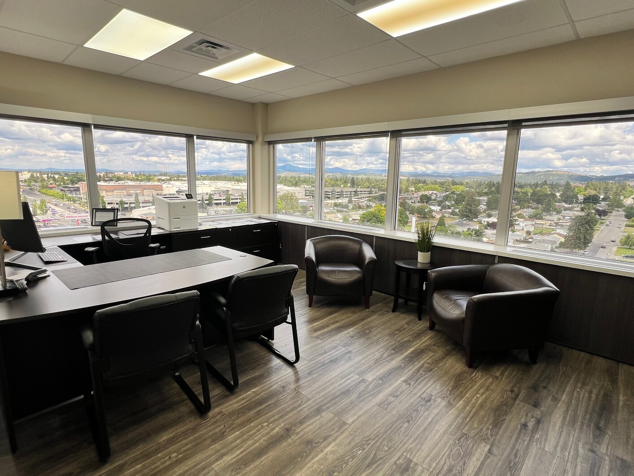 4407 N Division St, Spokane, WA à louer Photo intérieure- Image 1 de 12