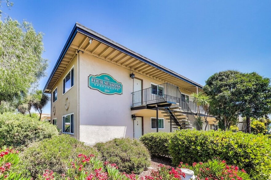 2504 Denning Ct, Castro Valley, CA for sale - Building Photo - Image 2 of 6