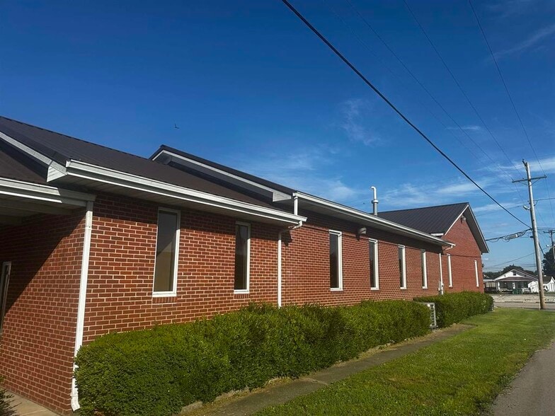 466 Maynard Ave, Franklin Furnace, OH à vendre - Photo du bâtiment - Image 3 de 5