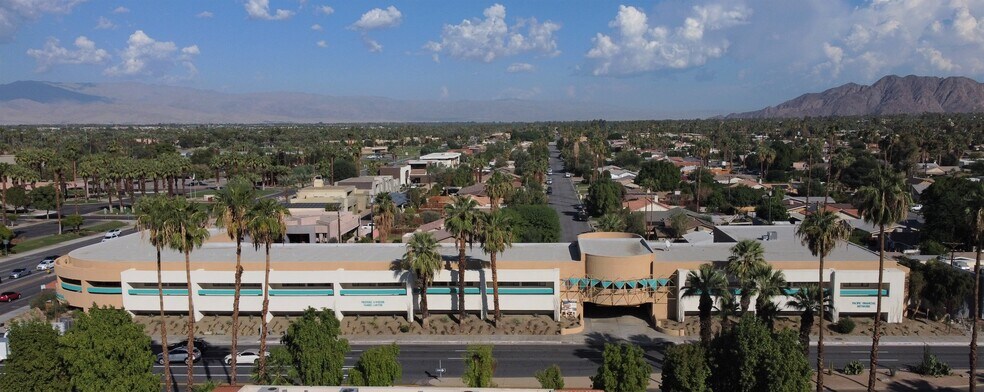 44100 Monterey Ave, Palm Desert, CA à louer - Photo du bâtiment - Image 2 de 9