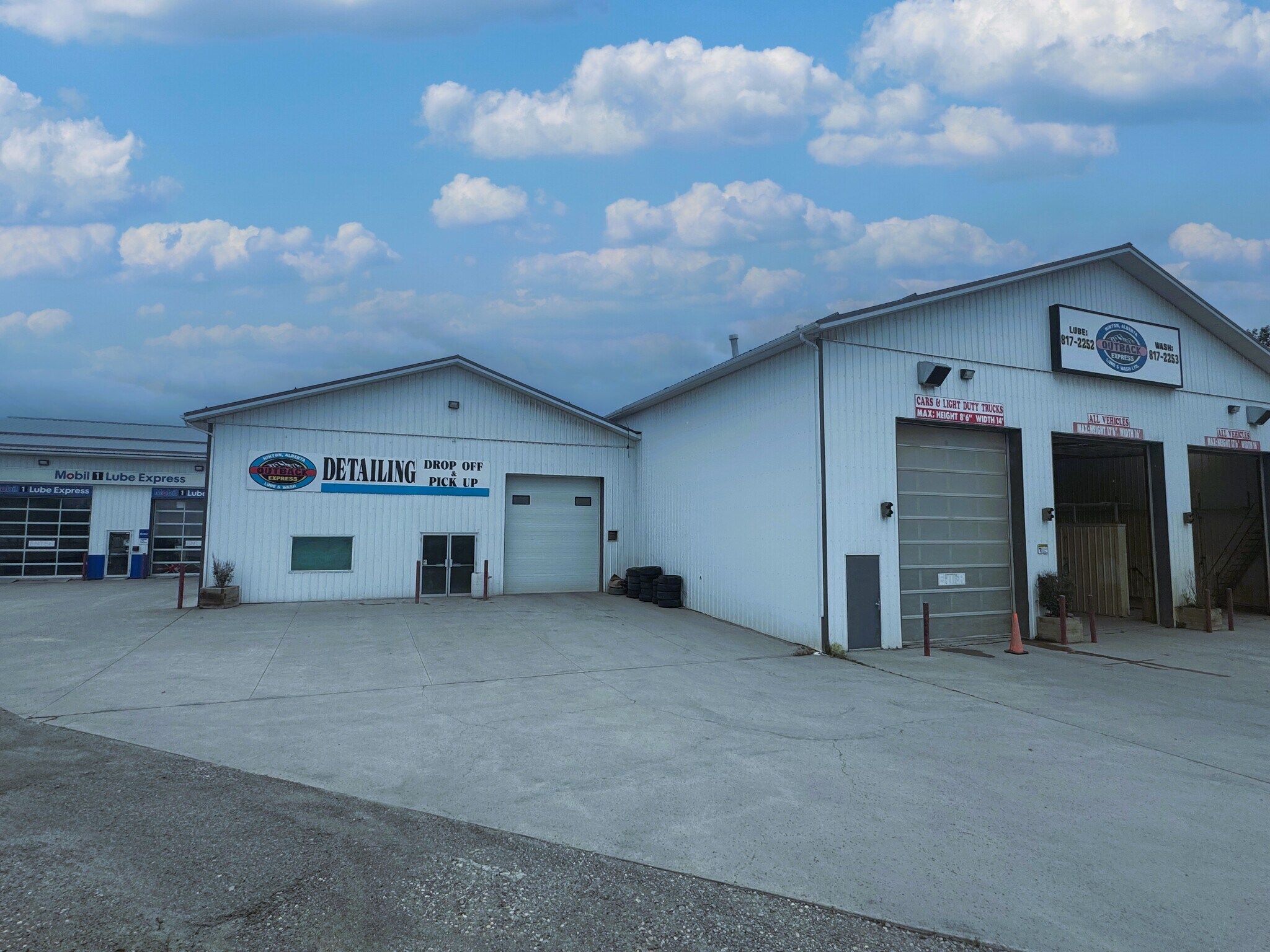 102 Joblin St, Hinton, AB for sale Primary Photo- Image 1 of 1