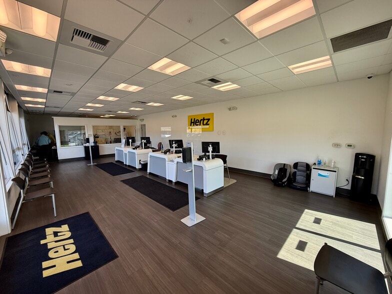 933 Francisco Blvd E, San Rafael, CA for lease - Building Photo - Image 3 of 9