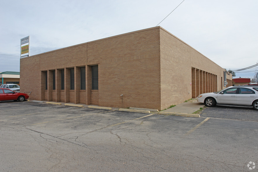 1205-1207 W University Blvd, Odessa, TX for lease - Building Photo - Image 2 of 2