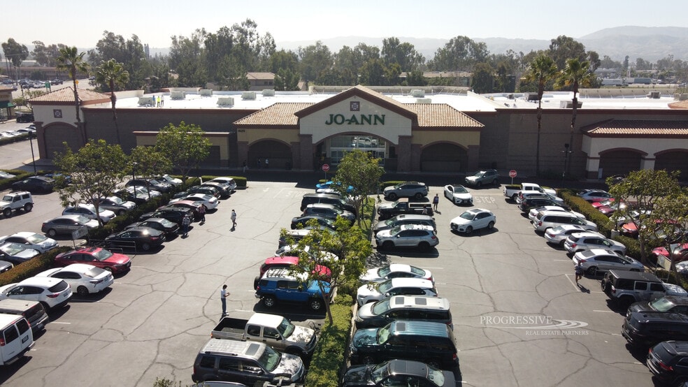 1605-1643 Lugonia Ave, Redlands, CA for lease - Building Photo - Image 2 of 4