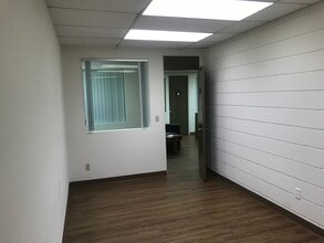 655 N Palm Canyon Dr, Palm Springs, CA à louer Photo intérieure- Image 1 de 1