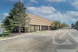 37720 Interchange Dr, Farmington Hills, MI à louer Photo du bâtiment- Image 1 de 1