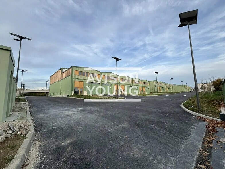 Flex dans Stains à louer - Photo du bâtiment - Image 1 de 4