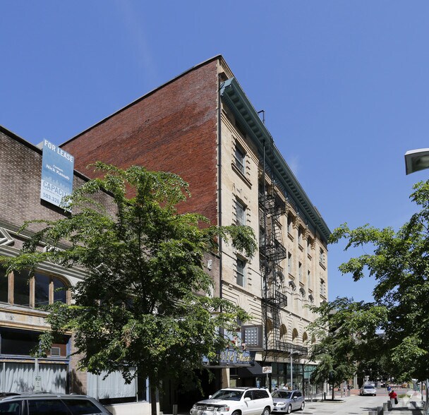 918 SW Yamhill St, Portland, OR à vendre - Photo du bâtiment - Image 2 de 19