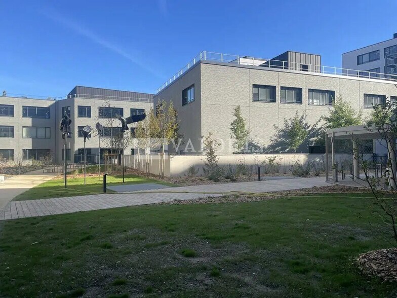 Flex dans Villeurbanne à louer - Photo du bâtiment - Image 1 de 20