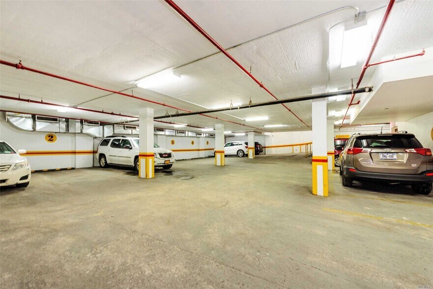 4142 College Point Blvd, Flushing, NY for sale - Interior Photo - Image 2 of 40