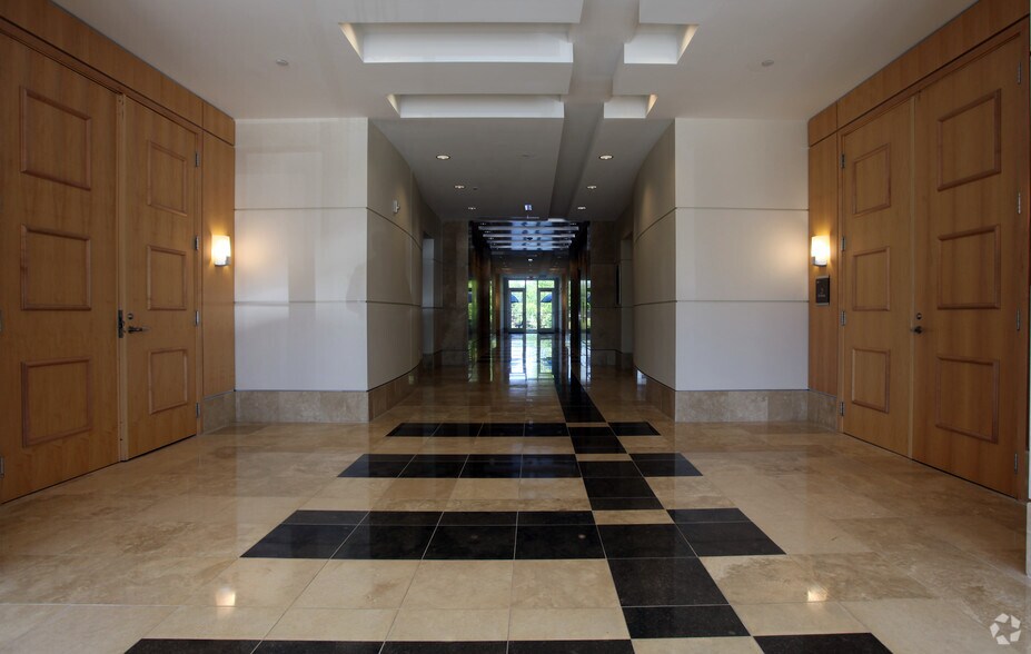 580 Kingsley Park Dr, Fort Mill, SC à louer - Hall d’entrée - Image 2 de 16