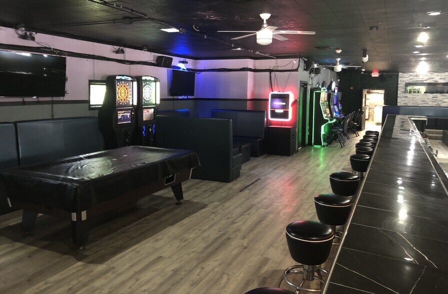 37895 N Sheridan Rd, Beach Park, IL à vendre - Photo intérieure - Image 3 de 6