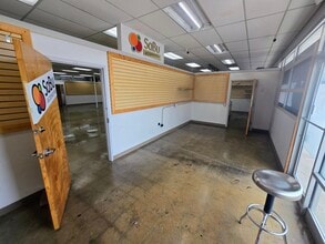 5277 N Elston Ave, Chicago, IL for lease Interior Photo- Image 2 of 5