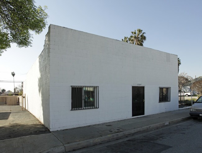 Plus de détails pour 385 N Park Ave, Pomona, CA - Commerce de détail à vendre